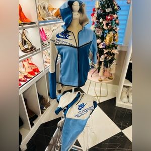 Limited!! Nike Tech sweat’set; WORLD HEADQUARTERS edition. **pristine cond.